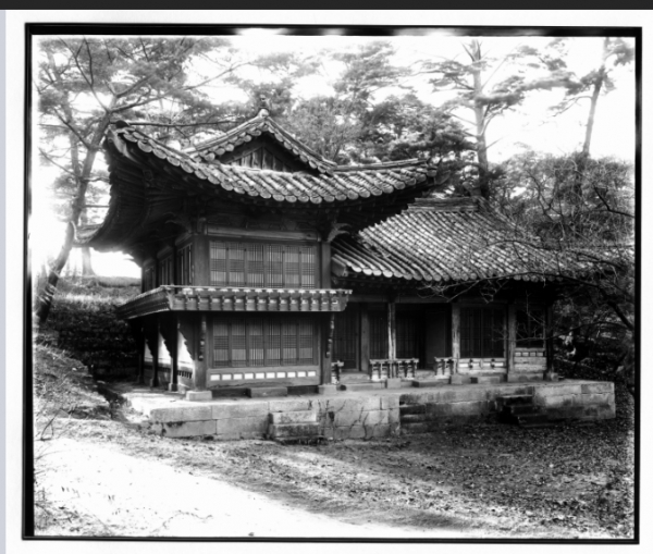 창덕궁 개유와  중국책을 보관하던 도서실 『고금도서집성』을 들여와 이곳에 보관하였다. 출처:국립중앙박물관